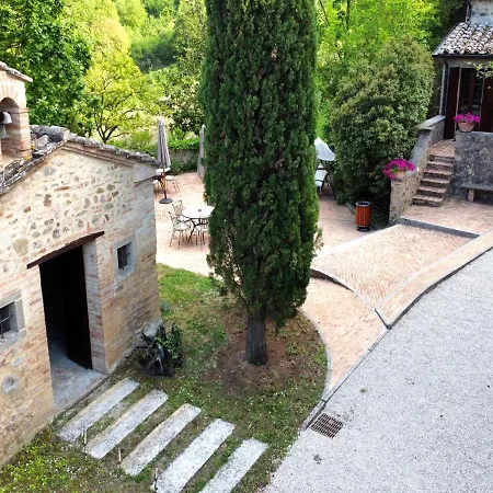 Tower House In Umbria With Pool And Garden
